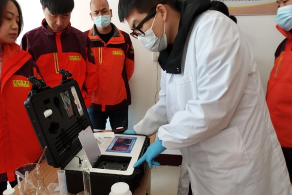 山西農資集團購買多台土壤檢測儀